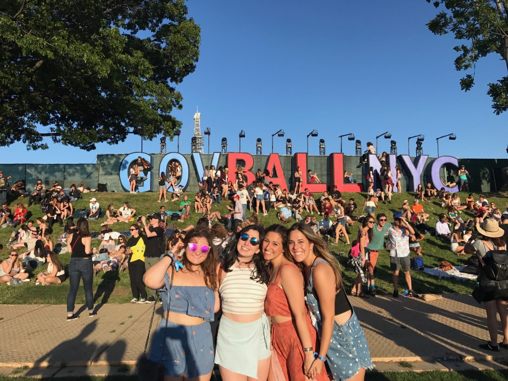 Style Director Julie Rajman (@JulieRajman) + friends hit up the Gov Ball in NYC, sporting comfy + casual looks for some fun all weekend long!