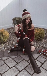 Style Director Isabella Rodier (@IKRODIER) gets  in the holiday spirit with a cute hat and jeans from Forever 21!